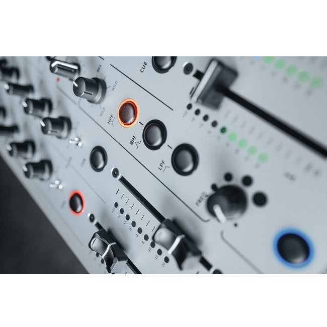 Allen & Heath Xone:96 Close Up 6