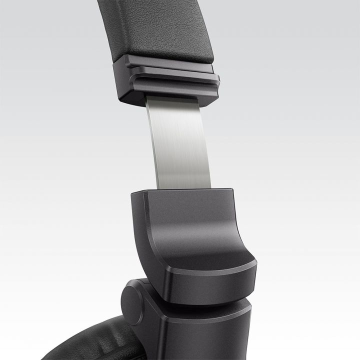 Pioneer DJ HDJ-CUE1 DJ Headphones Close-up