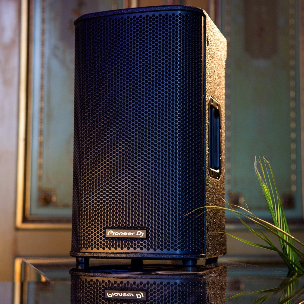 Pioneer DJ XPRS122 Lifestyle