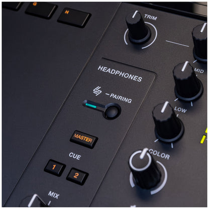 AlphaTheta XDJ-AN 2-channel All-in-one DJ System - Showing the sonic link technology to connect wireless headphones. 