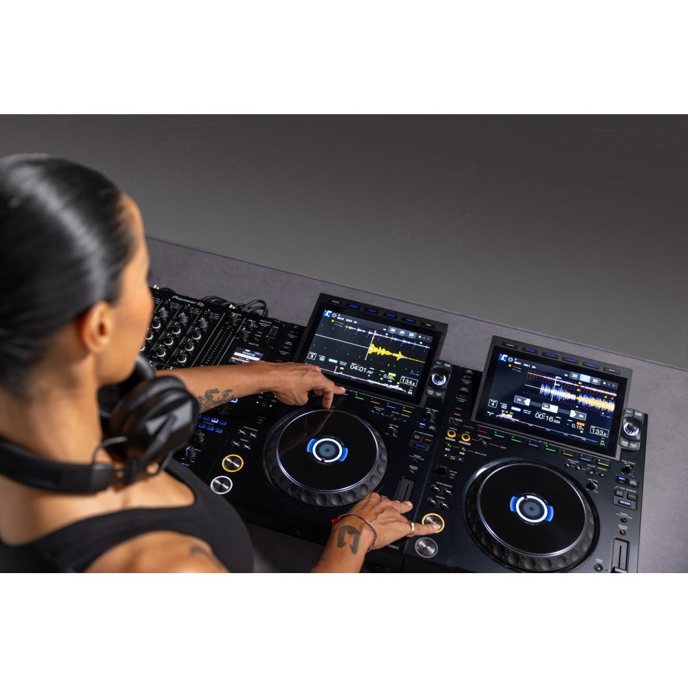 AlphaTheta CDJ-3000X Lifestyle