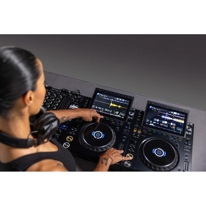 AlphaTheta CDJ-3000X Lifestyle