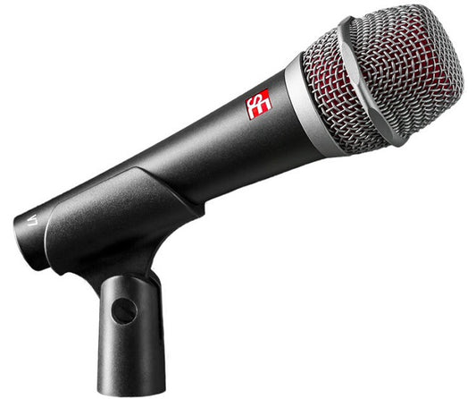 sE Electronics V7 Dynamic Microphone In Use