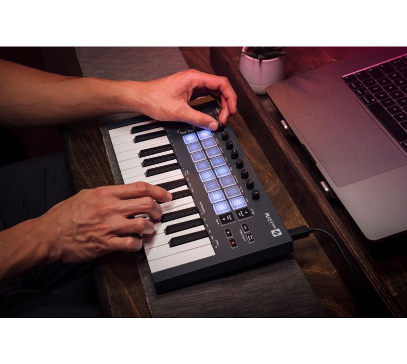 Novation FLKey Mini 25-mini-key MIDI Keyboard